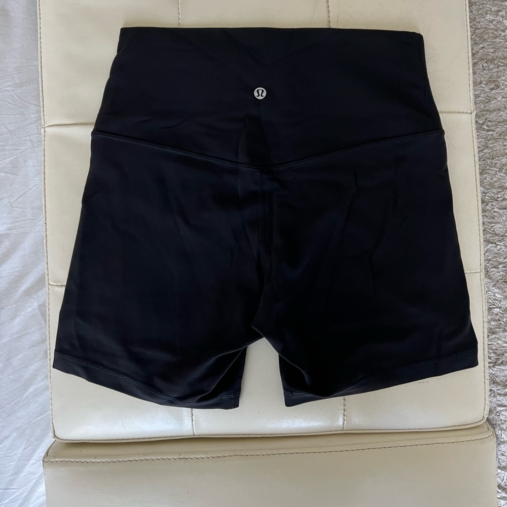 Black Lululemon Align HR short 8 in